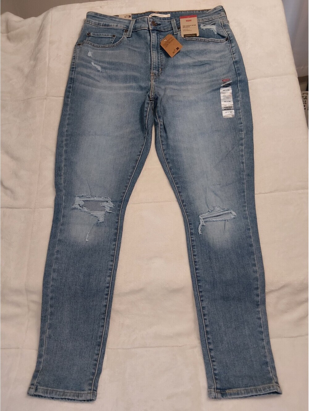Levi's 721 High-Rise Skinny Jeans Size 33 x 30 Light Blue Denim. 0024